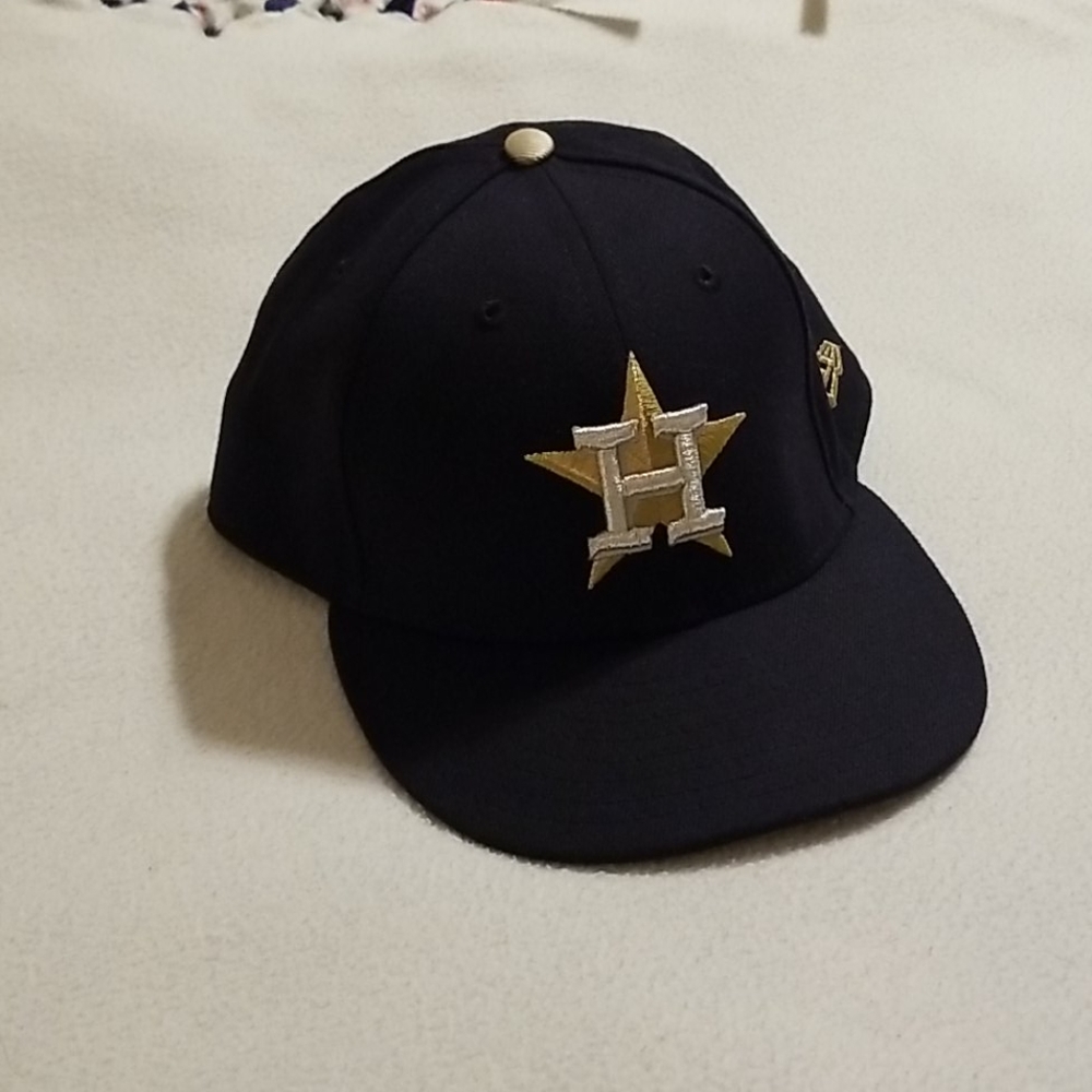 Gold Houston Astros 7 1/2 hat.